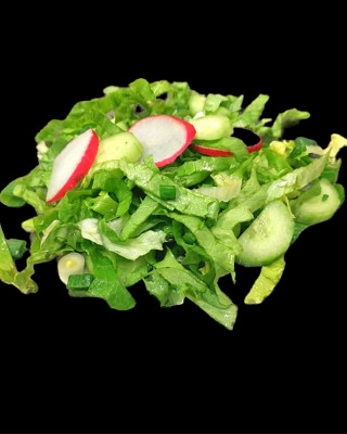 ЗЕЛЕНА САЛАТА С РЕПИЧКИ И ПРЕСЕН ЛУК